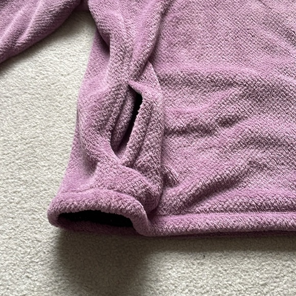 Patagonia Women's lavender snap pullover - Picture 4 of 6